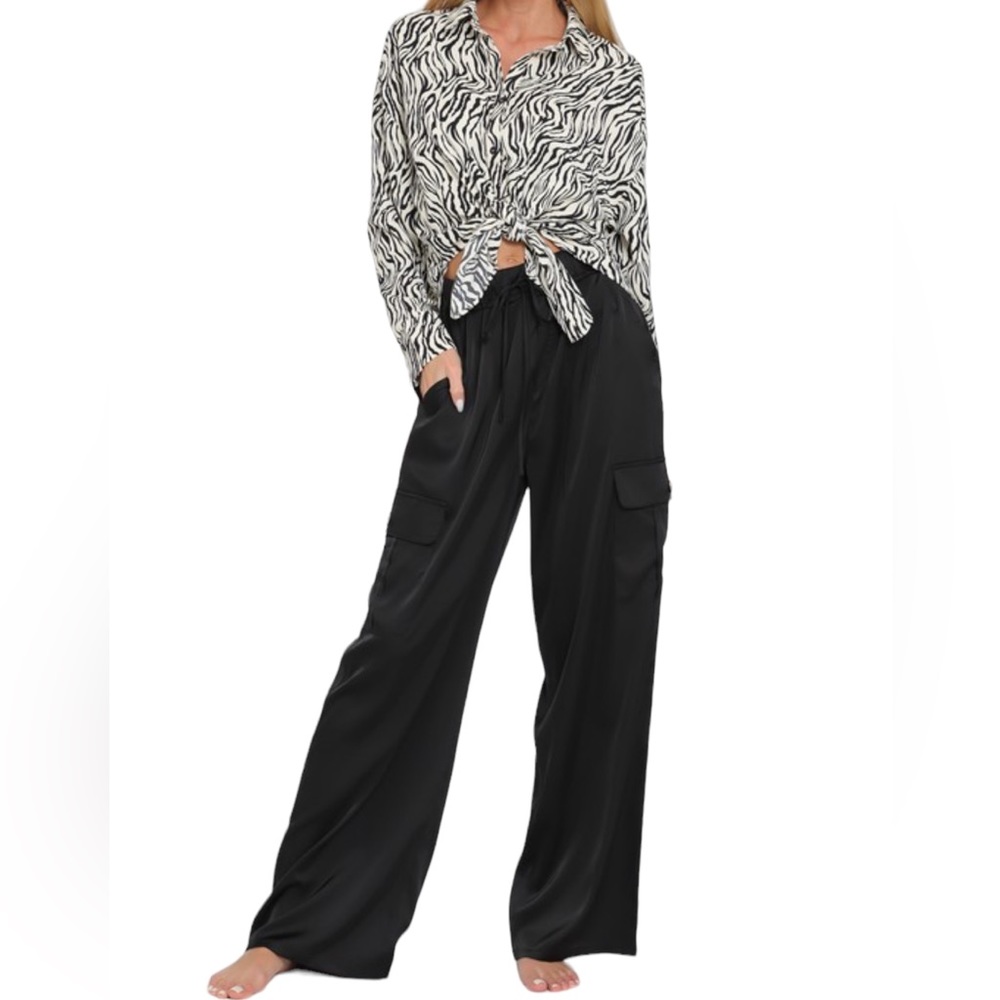 Black High Waisted Cargo W/Pockets Pants NWT - (#0103) - Picture 2 of 6
